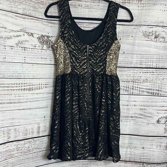 Revolve Hunt no more Dress Womens beaded Disco sequined fit and flare lace mini - Picture 5 of 12